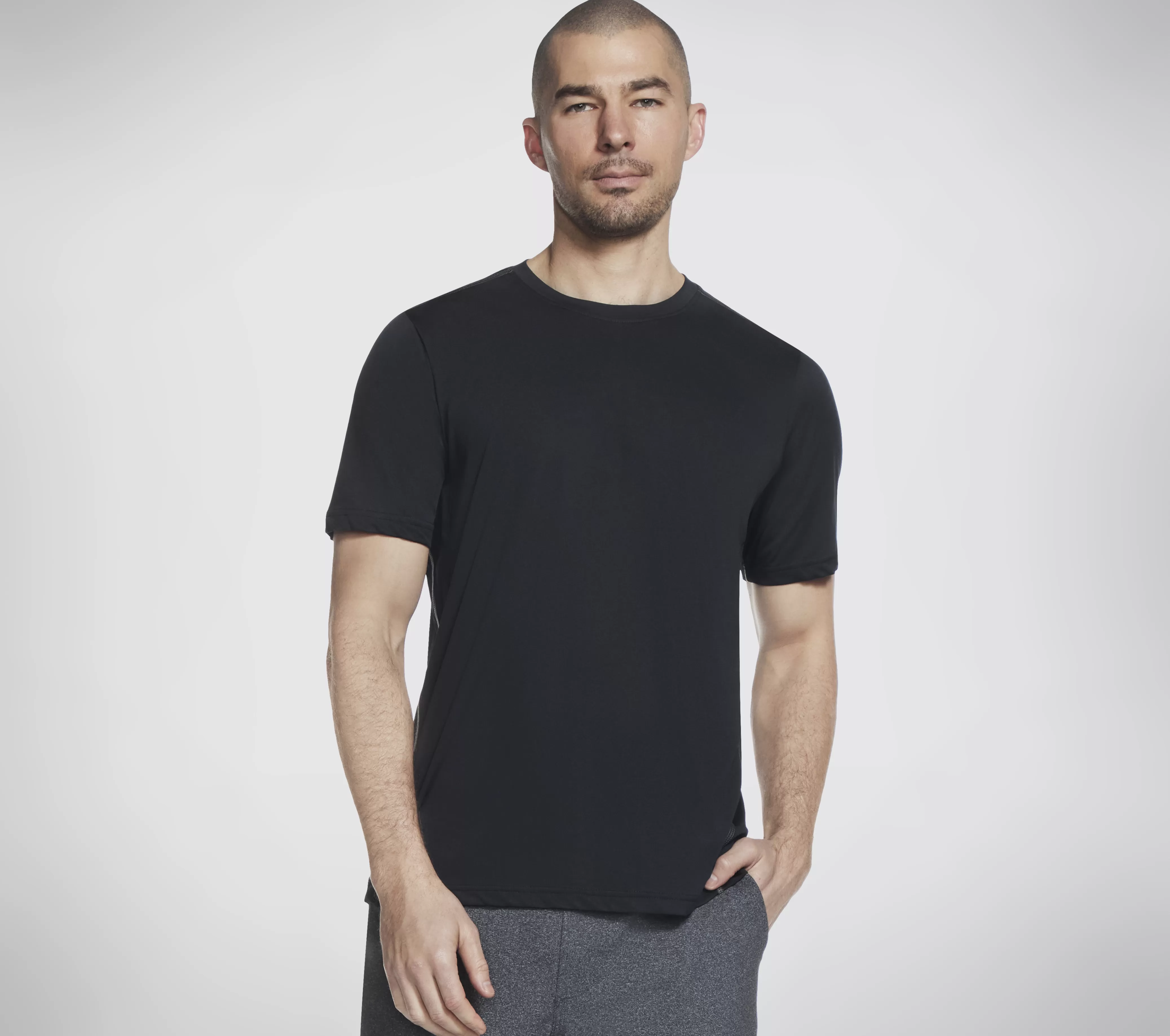 SKECHERS GO DRI Charge Tee | Hombre Partes De Arriba | Partes De Arriba