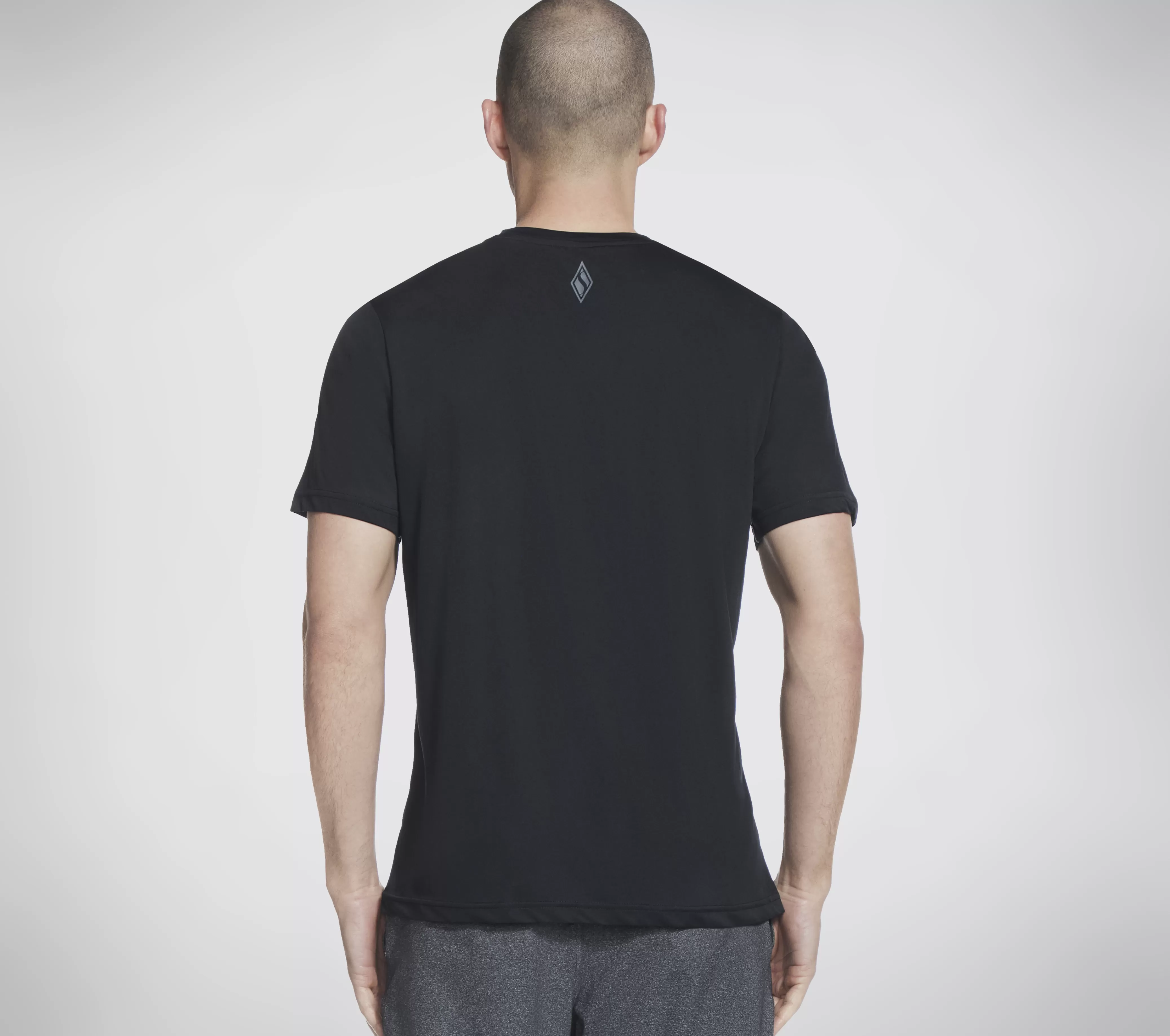 SKECHERS GO DRI Charge Tee | Hombre Partes De Arriba | Partes De Arriba